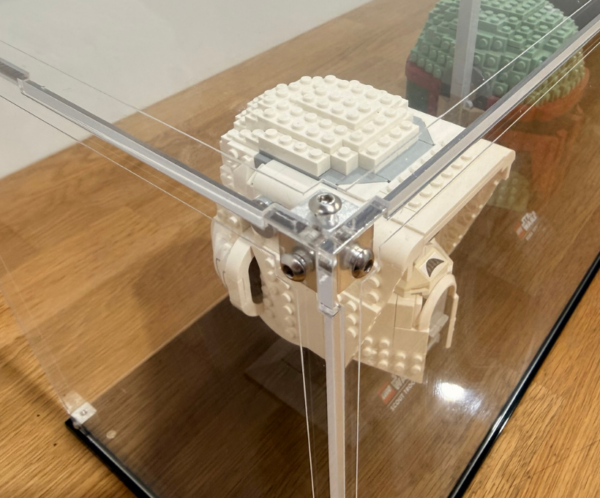 VitrineFactory - LEGO® - Visuel Page produit (8) Vitrine pour 3 casques LEGO®